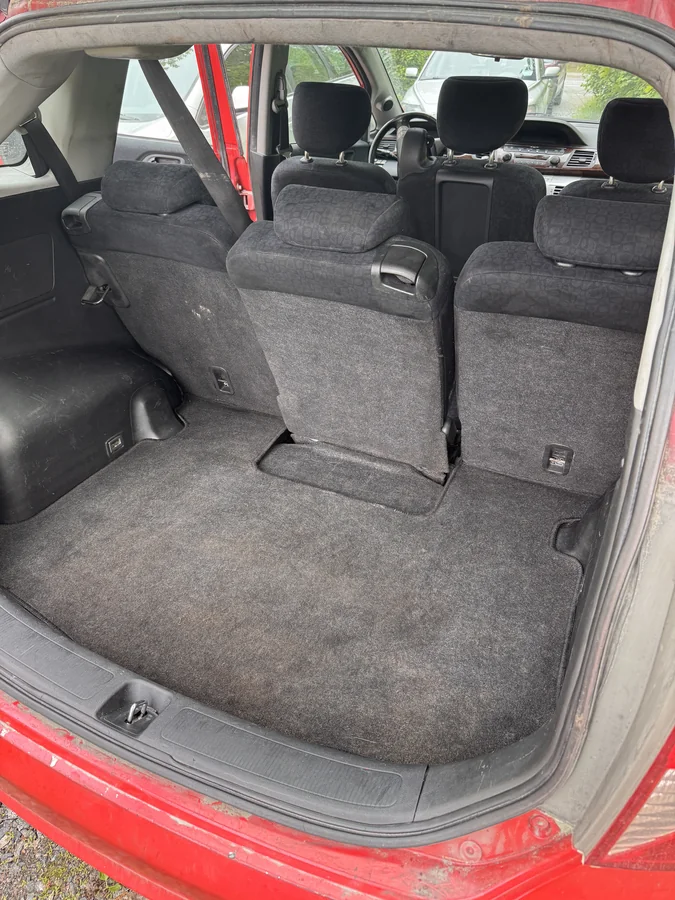 Puhdas auton sisätila sisäpuhdistuksen jälkeen – Autoputsi Tampere