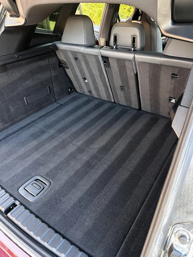 Viimeistelty auton sisäpesu, lopputulos – Autoputsi Tampere, Lempäälä, Akaa